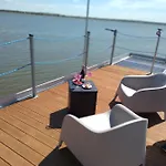Arka 1 Na Wodzie W Mielnie, Rower Wodny, Bezplatny Wifi, Parking