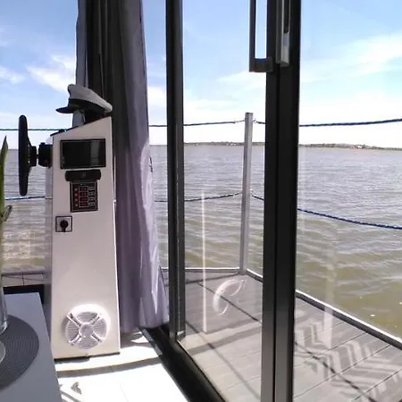 아파트 Houseboat Arka 1 - Na Wodzie, Rower Wodny, Wifi, Parking