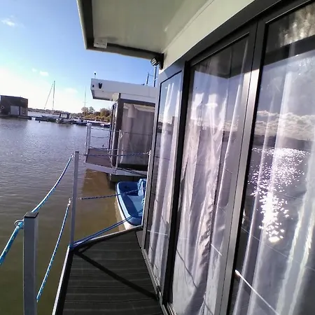 아파트 Houseboat Arka 1 - Na Wodzie, Rower Wodny, Wifi, Parking