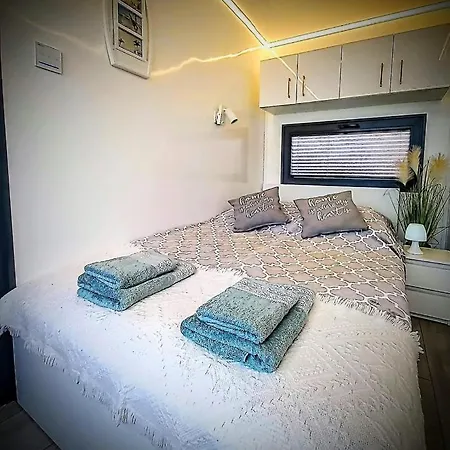 아파트 Houseboat Arka 1 - Na Wodzie, Rower Wodny, Wifi, Parking