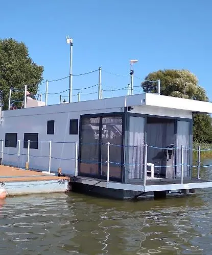 Arka 1 Domki Na Wodzie W Mielnie, Rower Wodny, Bezplatny Wifi, Parking